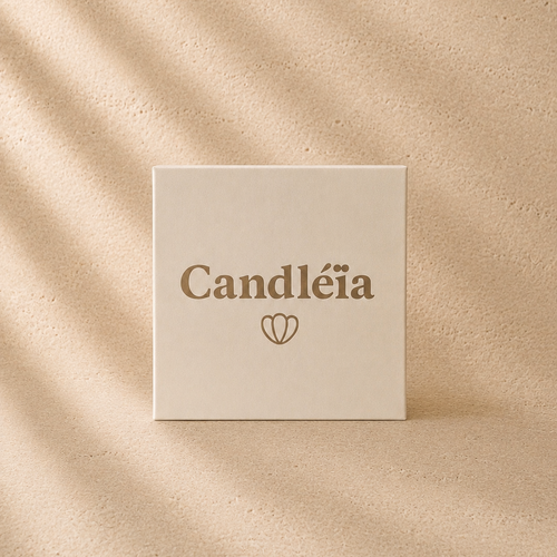 Coffret Élégance Candléïa fermé vu de face avec logo doré
