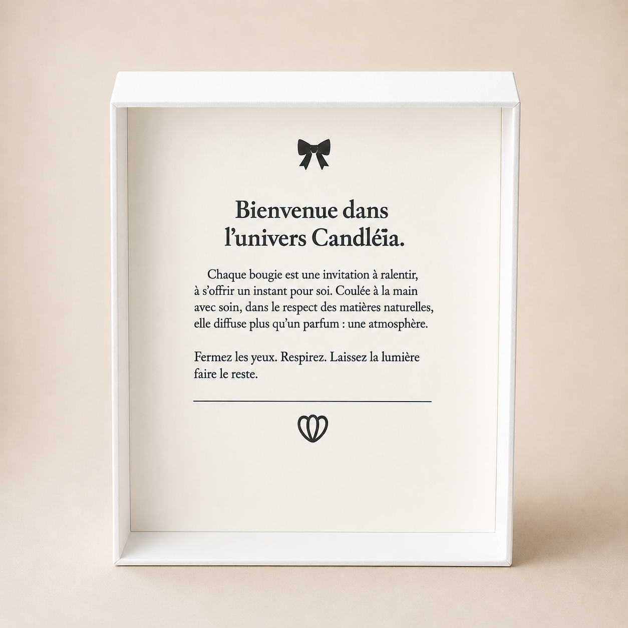 Intérieur du Coffret Élégance Candléïa imprimé avec le message de la marqu
